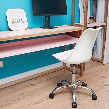 Silla de Oficina Eames Giratoria con Ruedas